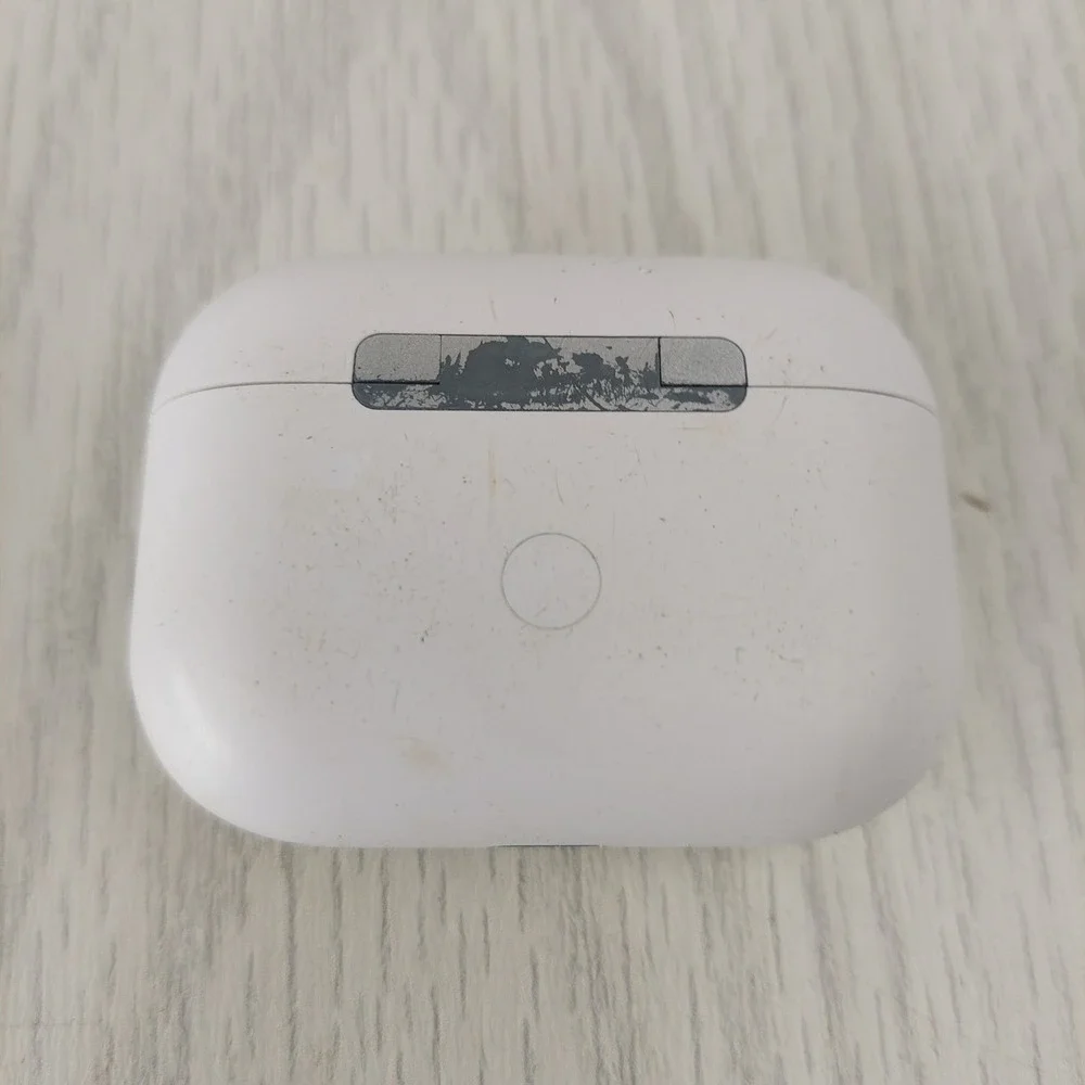 Apple AirPods Pro 2nd Gen A2968 Charging Case Only OS White USB-C MagSafe